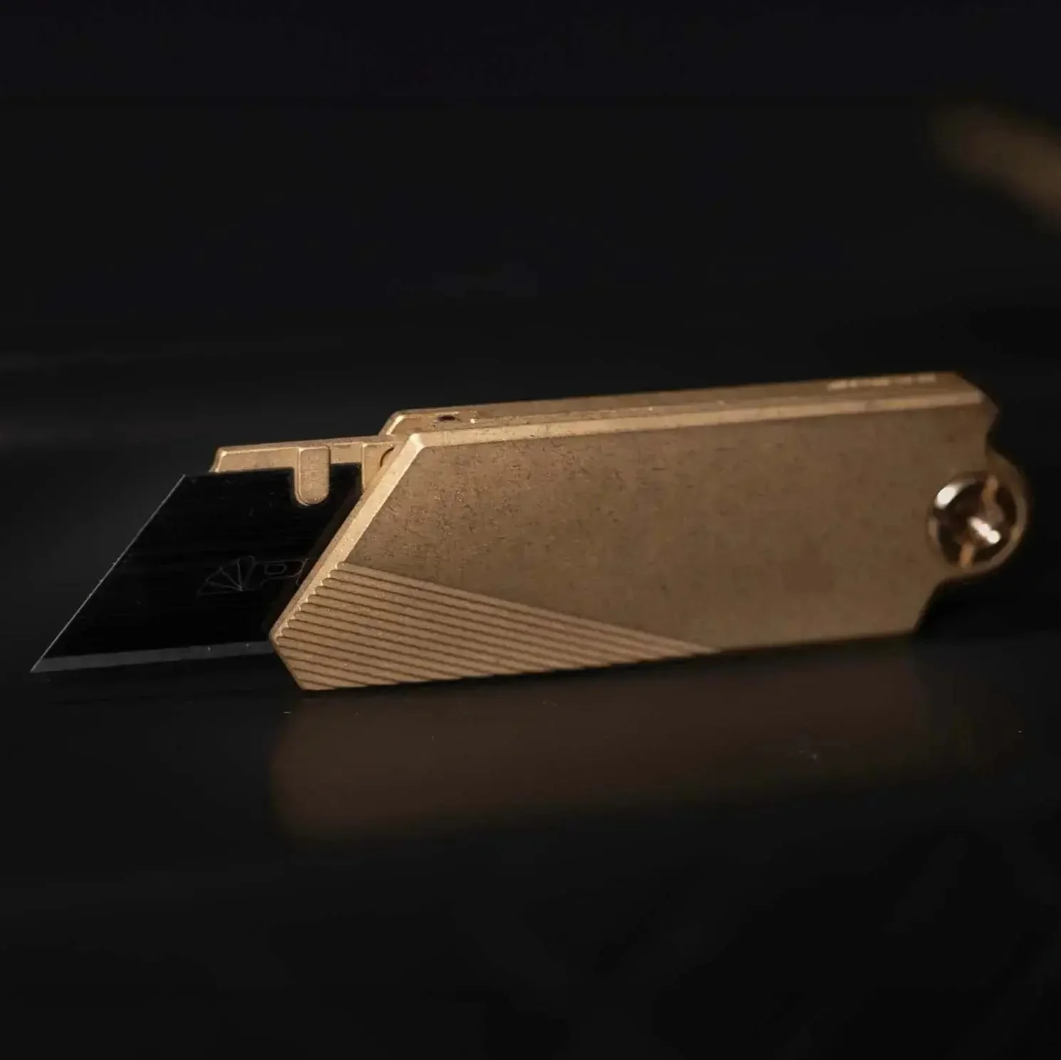 G9 Utility Knife (Titanium/Brass) - Image 18