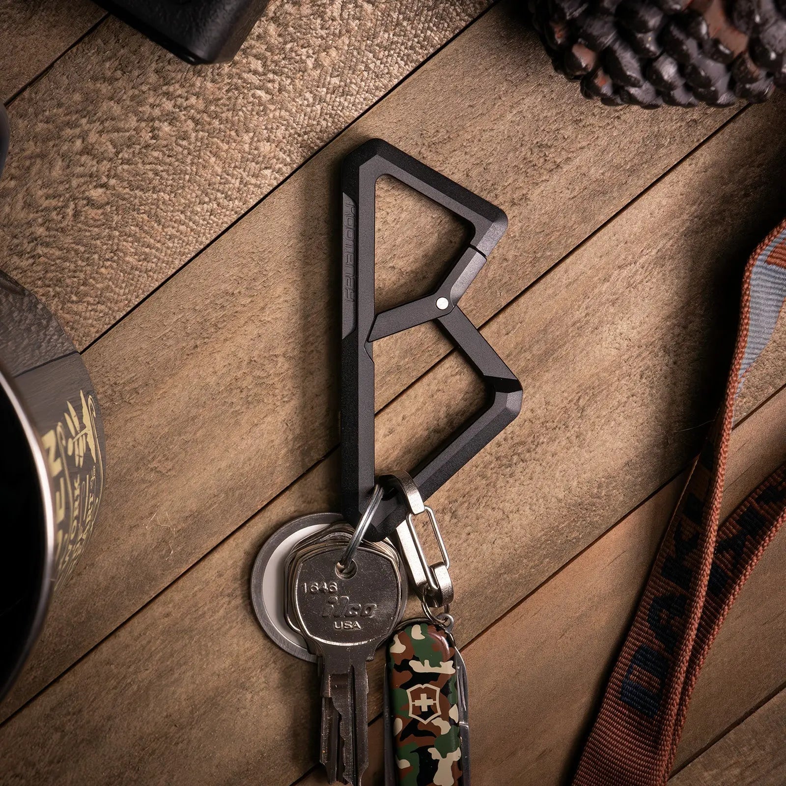 Kootenay Titanium Carabiner With Back Clip - Image 3